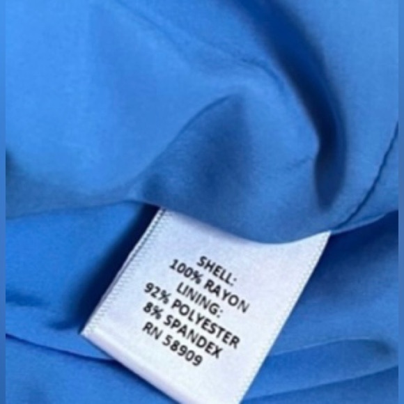 NWOT Chelsea & Violet Blue Floral
Romper -‎ Flowy & Feminine
Size XS - Picture 9 of 11